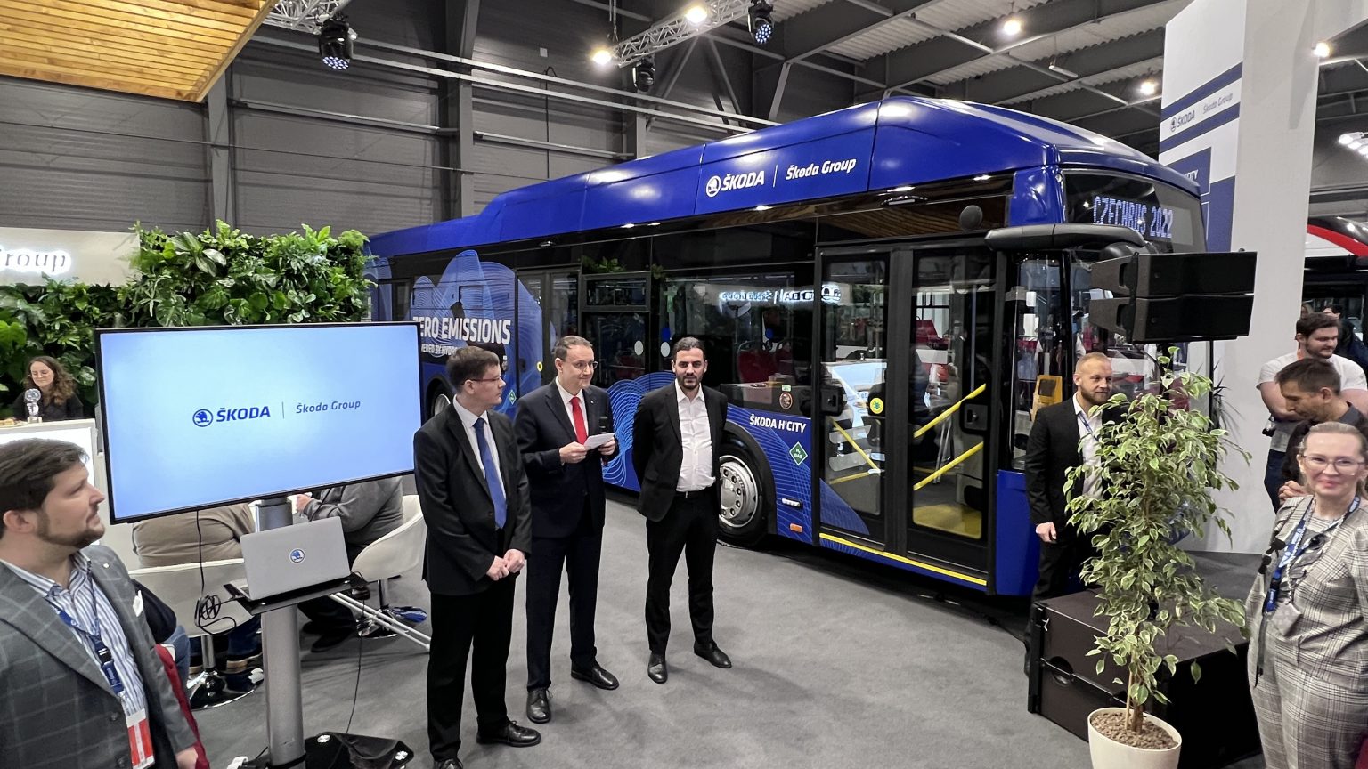 Škoda Group představila vodíkový autobus s dojezdem až 350km 