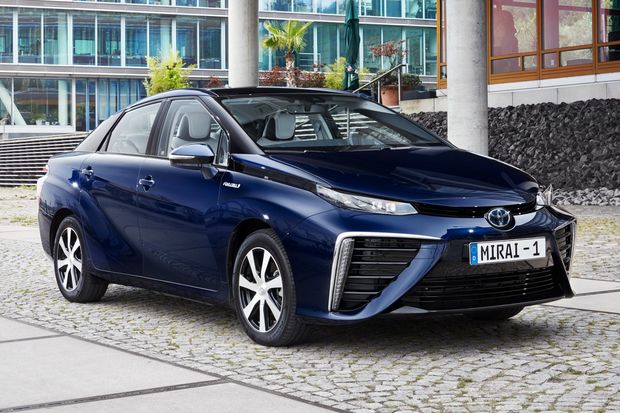 Věděli jste, že vodíková Toyota Mirai pokryje energetické potřeby domu na dva dny?